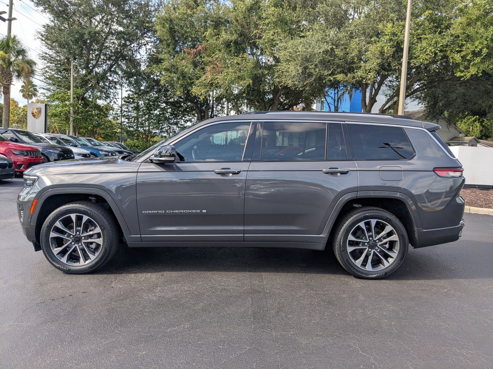 2022 Jeep Cherokee Overland photo 2