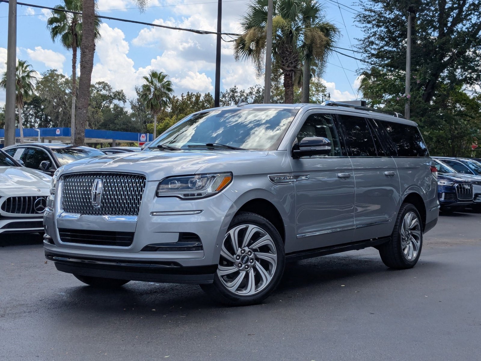 2023 Lincoln Navigator Reserve L's photo