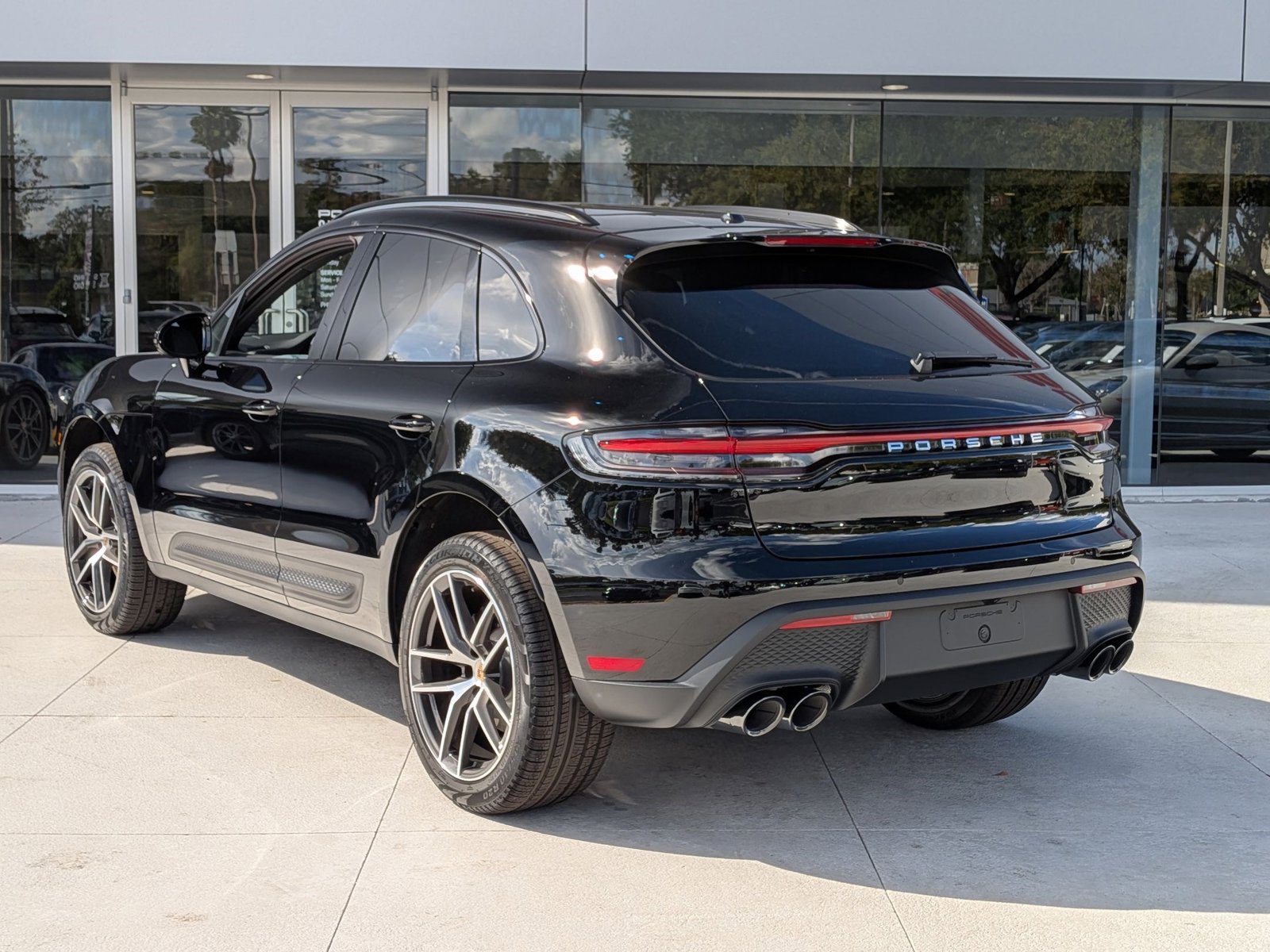 2026 Porsche Macan T photo 3