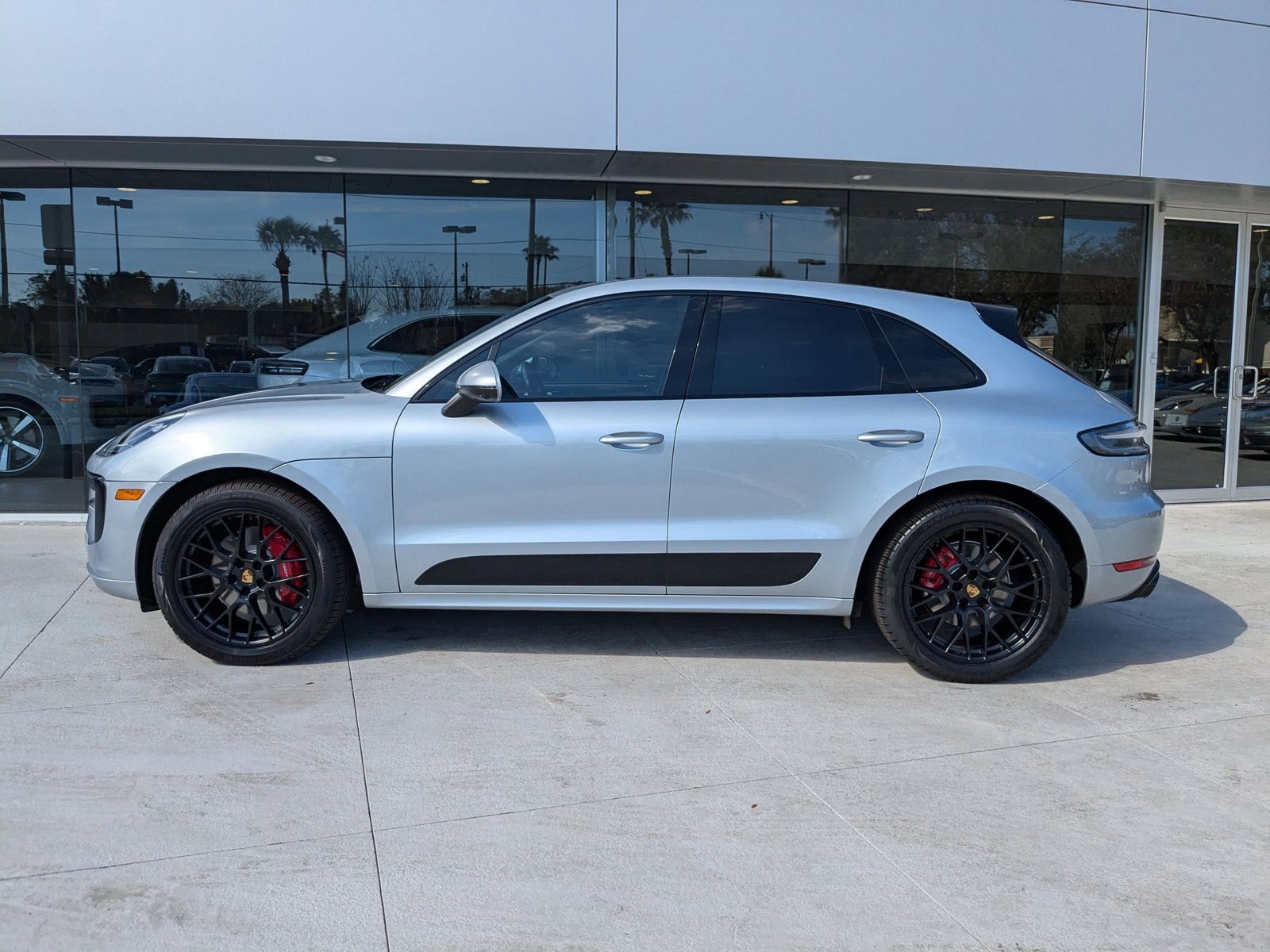 2021 Porsche Macan GTS photo 2