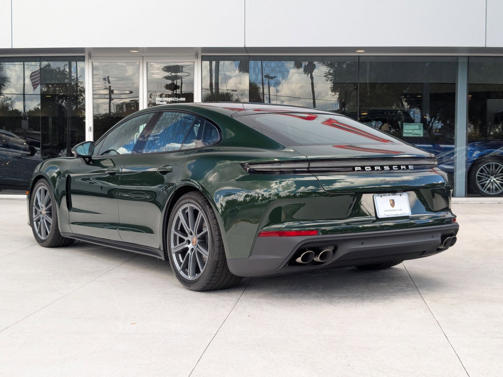 2026 Porsche Panamera 4 photo 3