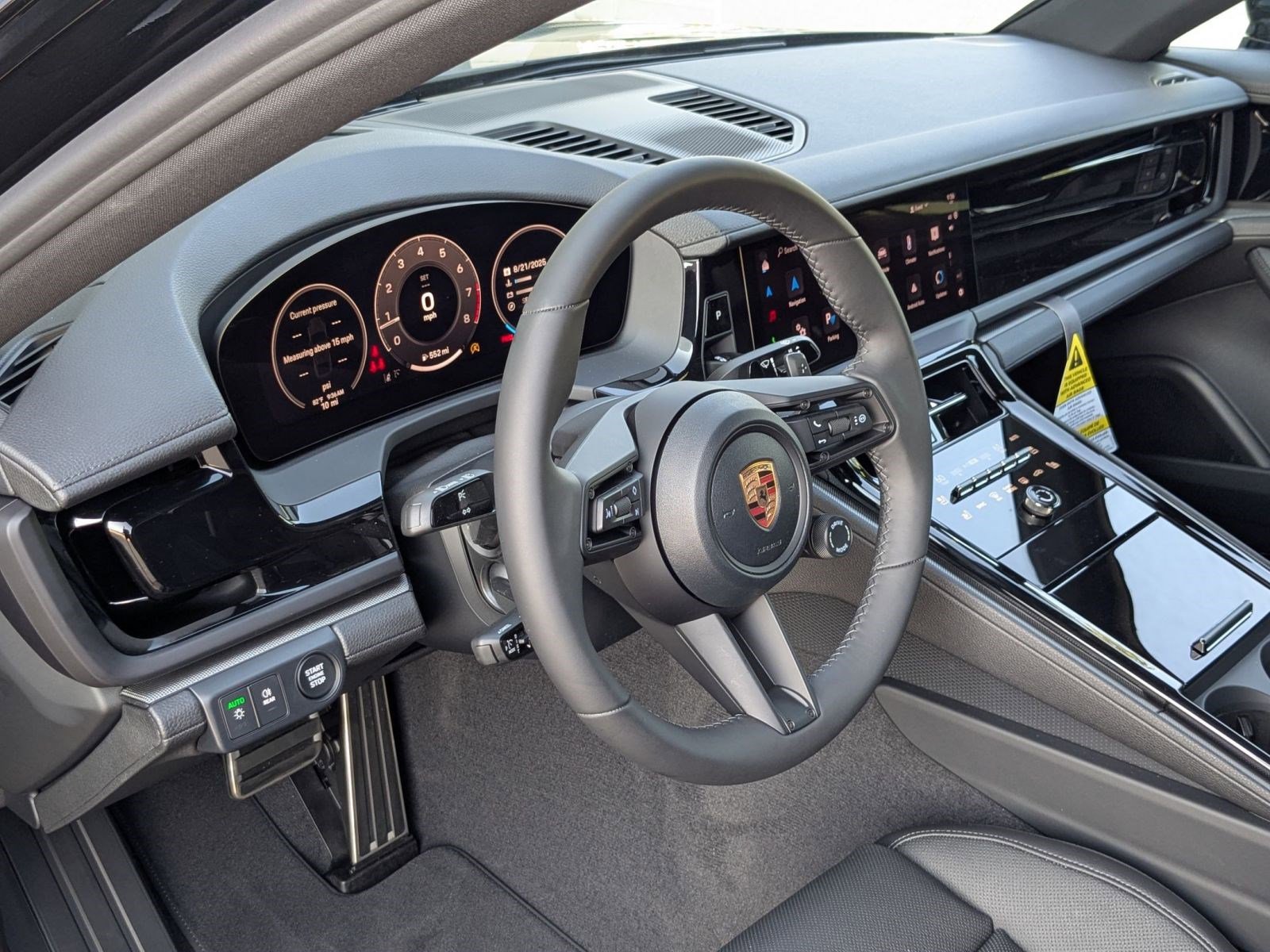 2025 Porsche Panamera 4 photo 4