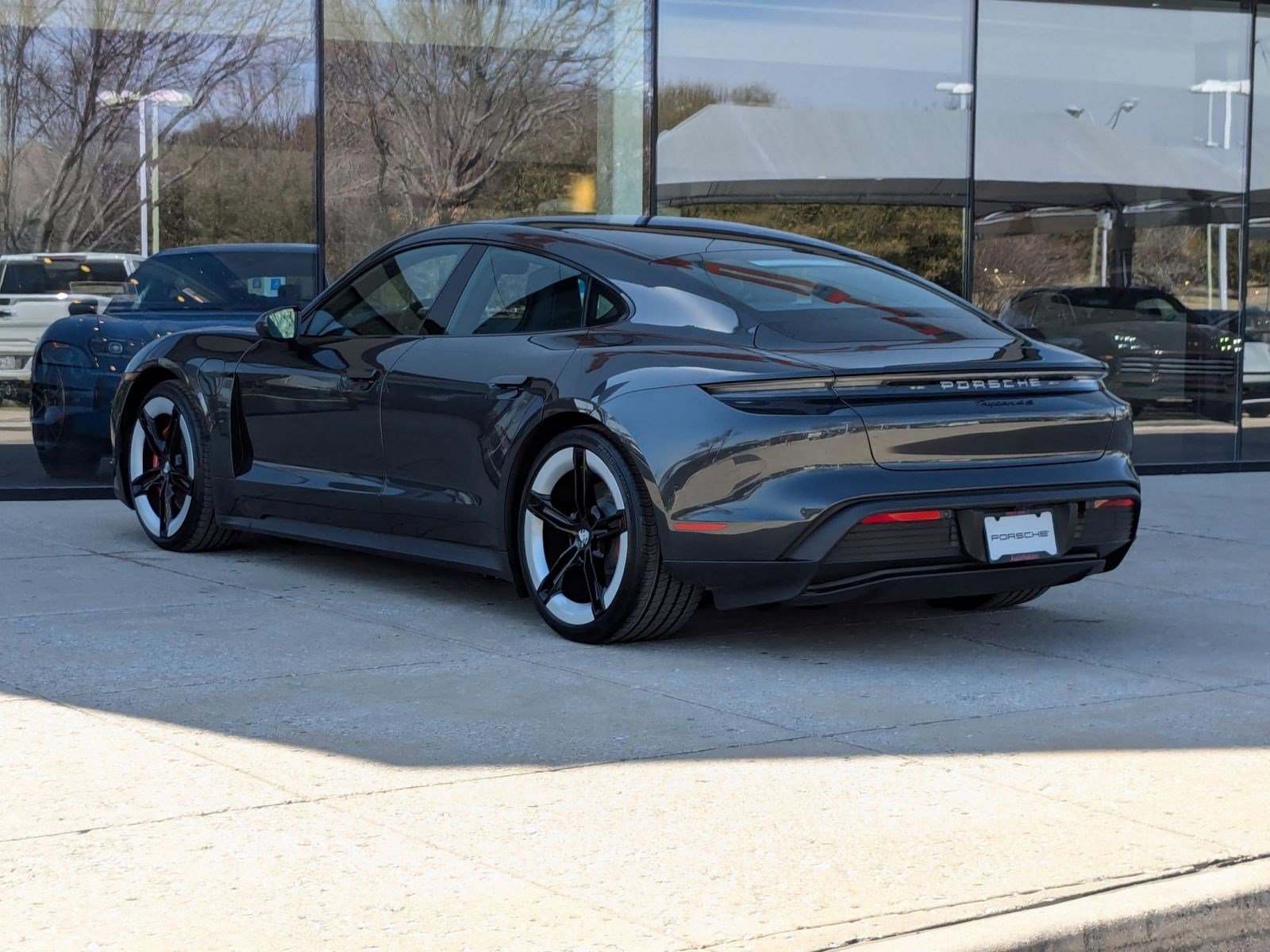 2025 Porsche Taycan 4S photo 3