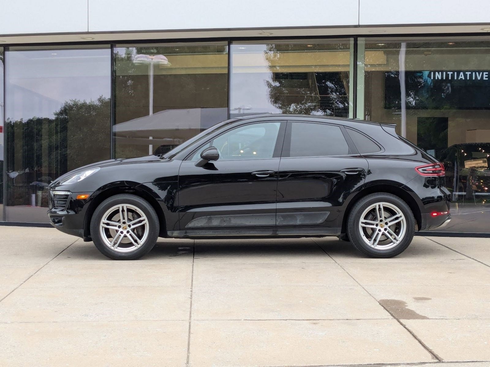 Certified 2018 Porsche Macan Base with VIN WP1AA2A59JLB19266 for sale in Plano, TX