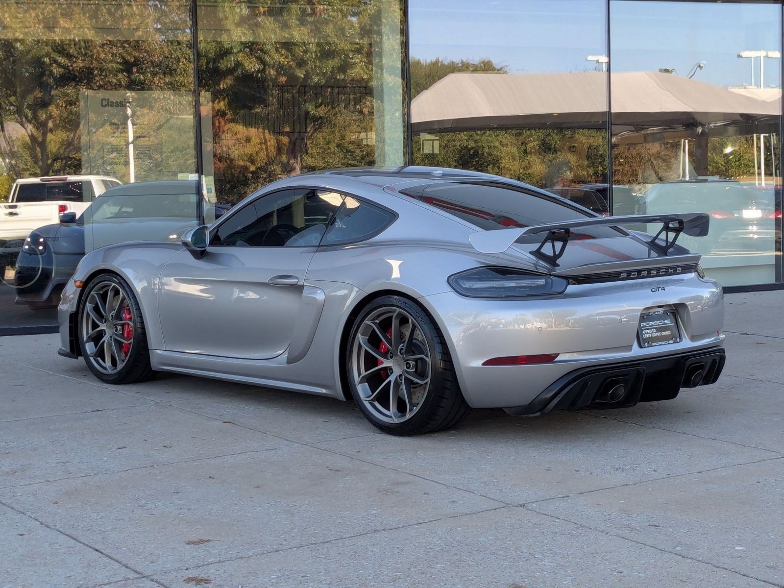 2022 Porsche Cayman GT4 photo 3