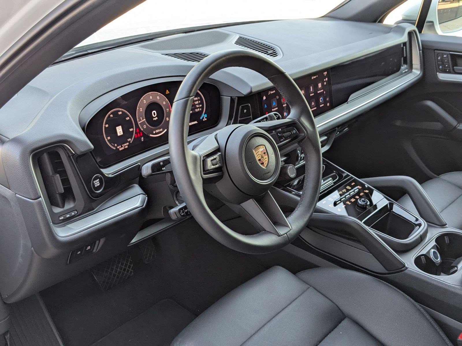 2025 Porsche Cayenne photo 4