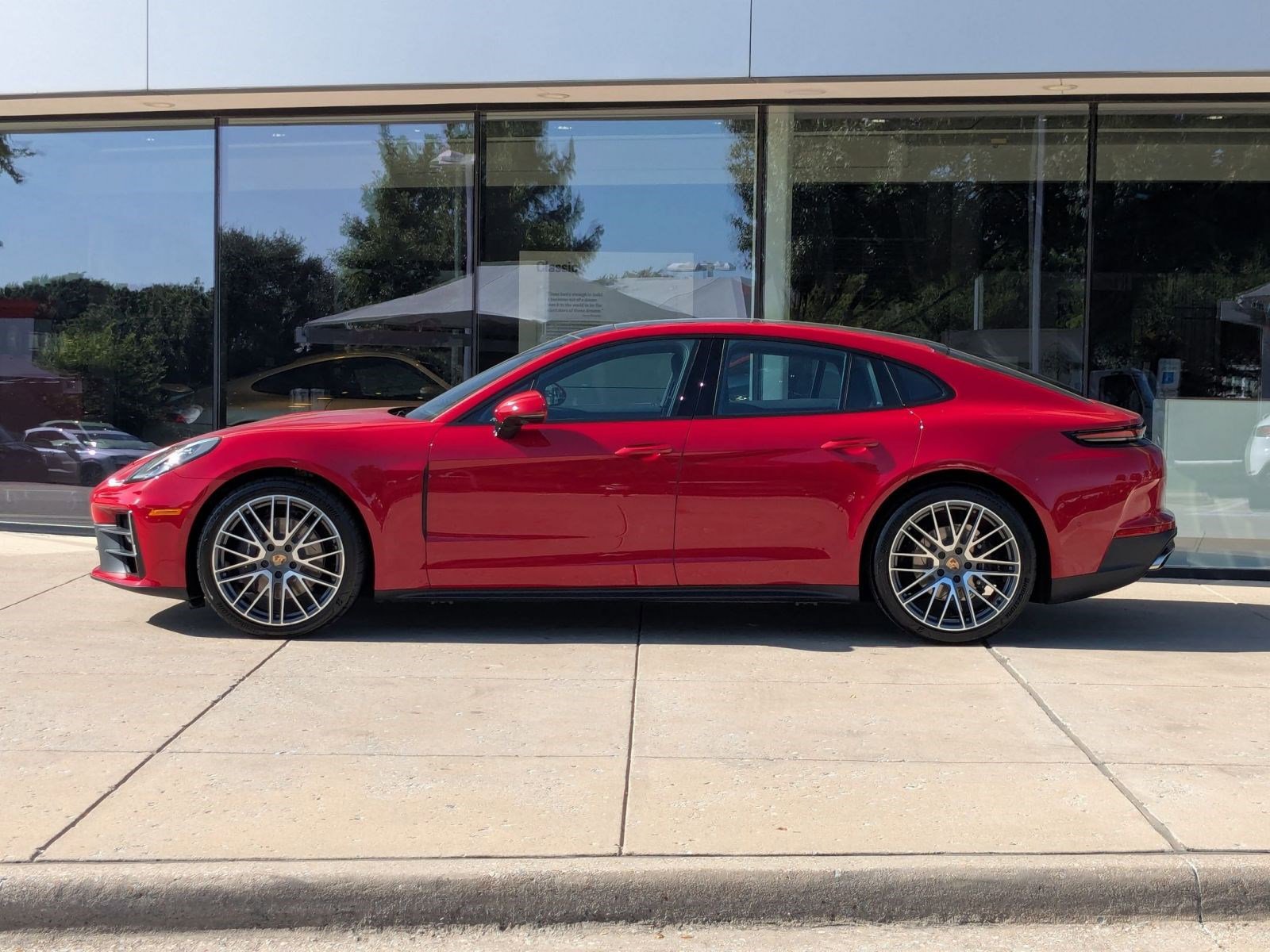 2025 Porsche Panamera 4 photo 2