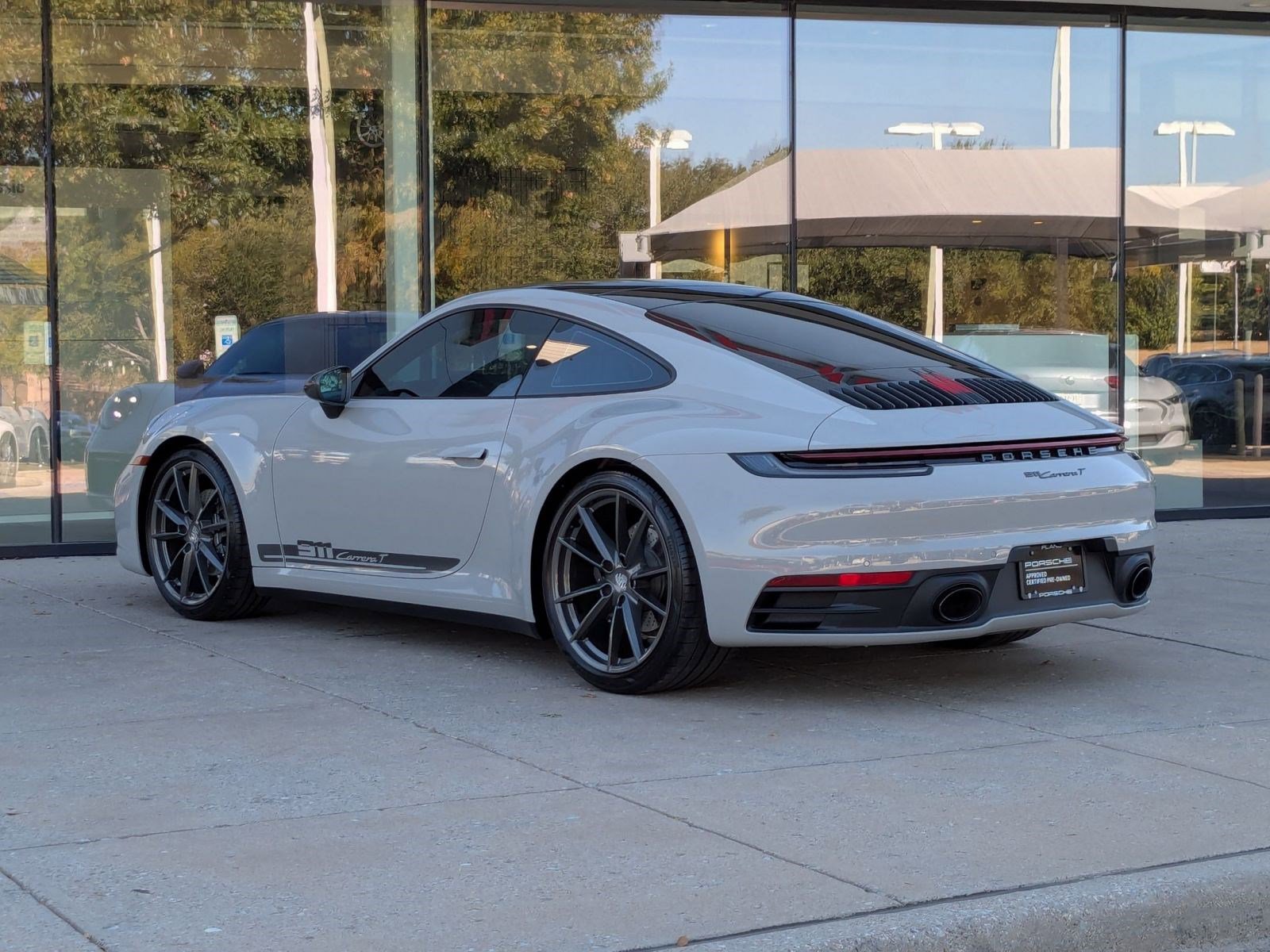 2024 Porsche 911 T 4 photo 2