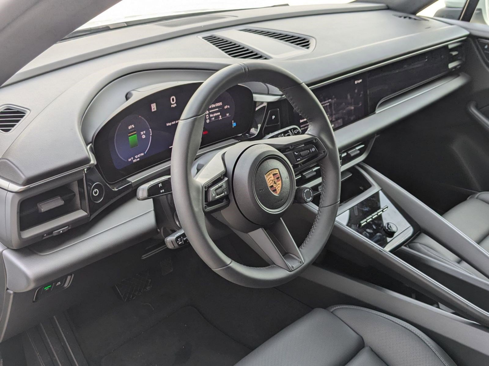 2024 Porsche Macan Electric 4 photo 4