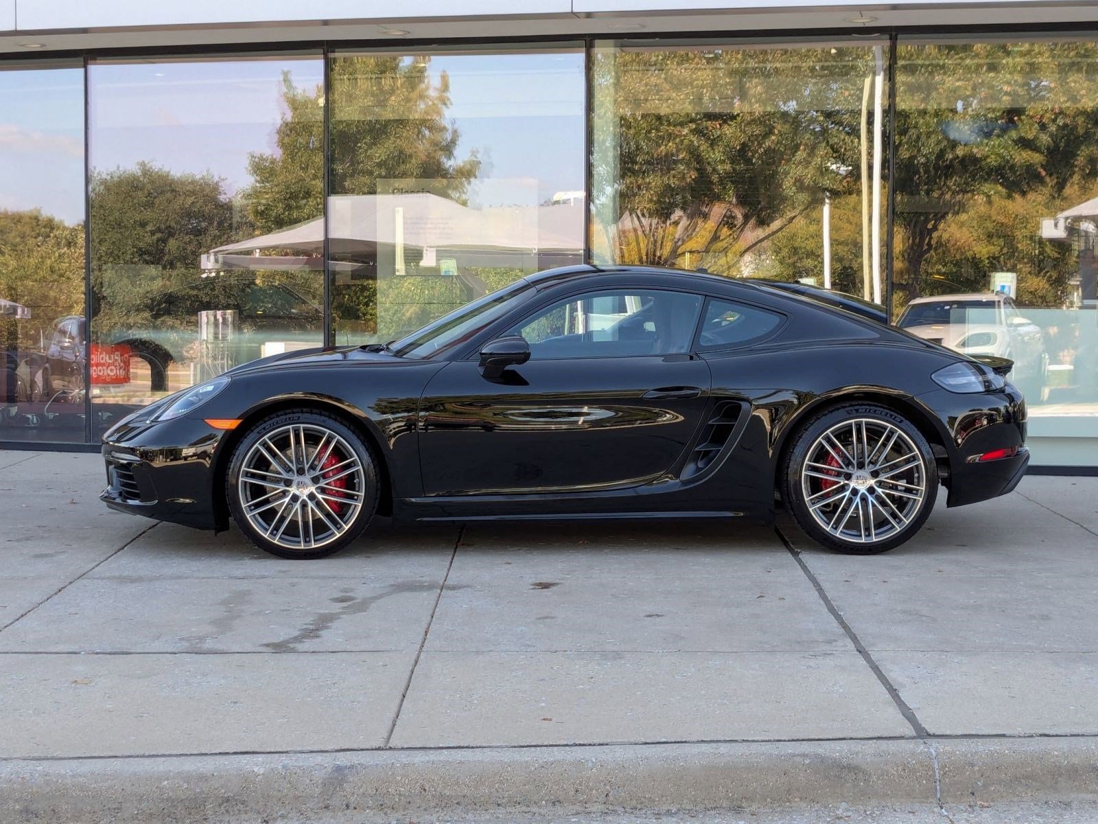 2025 Porsche Cayman S photo 2