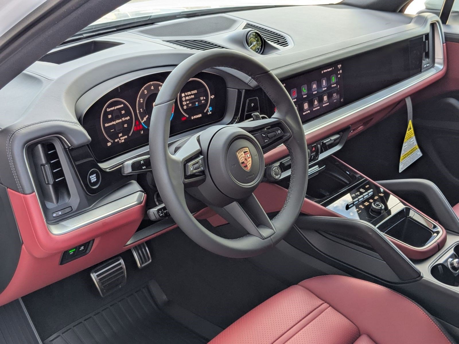 2026 Porsche Cayenne E-Hybrid S photo 3