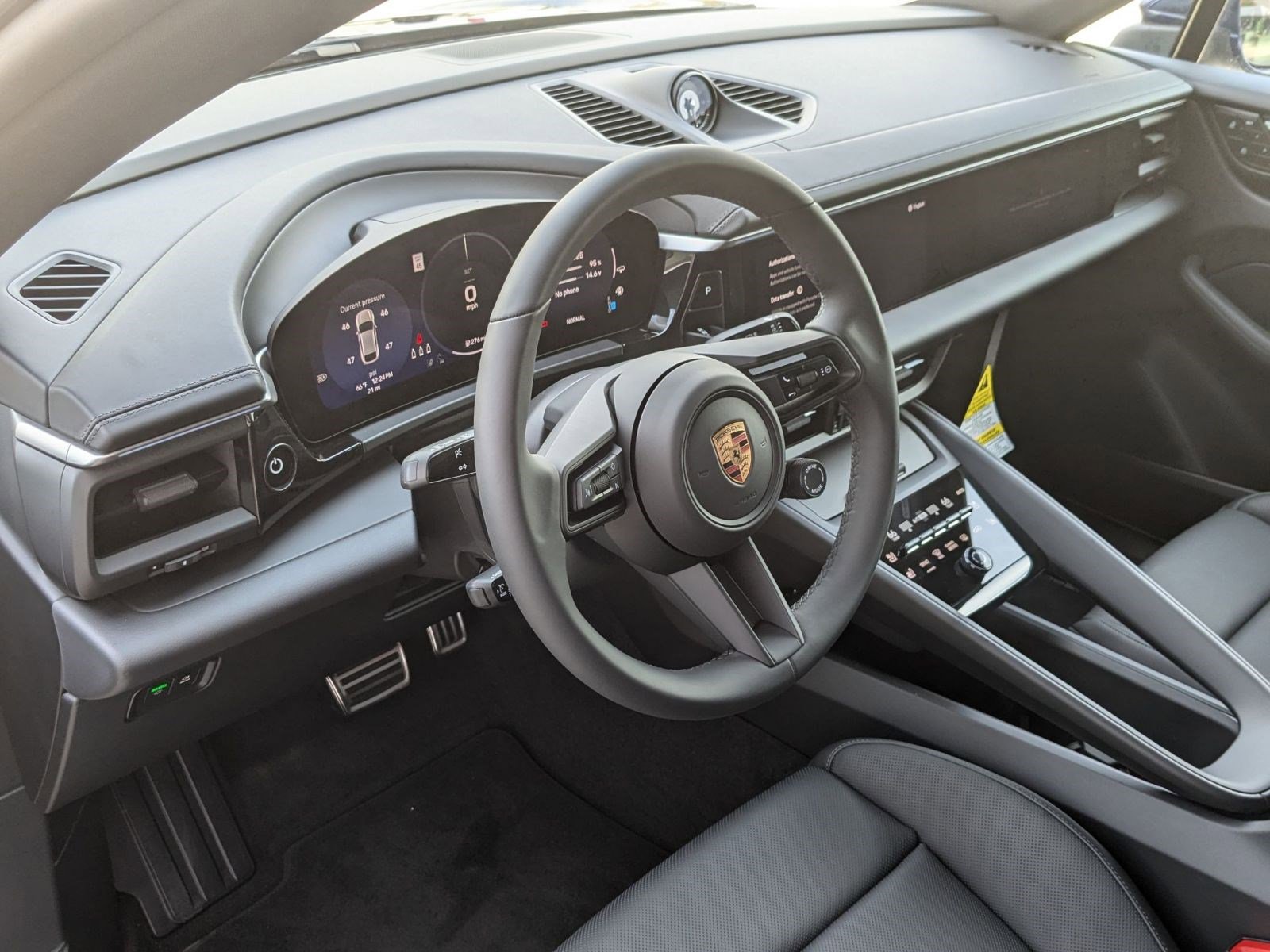 2025 Porsche Macan Electric photo 4