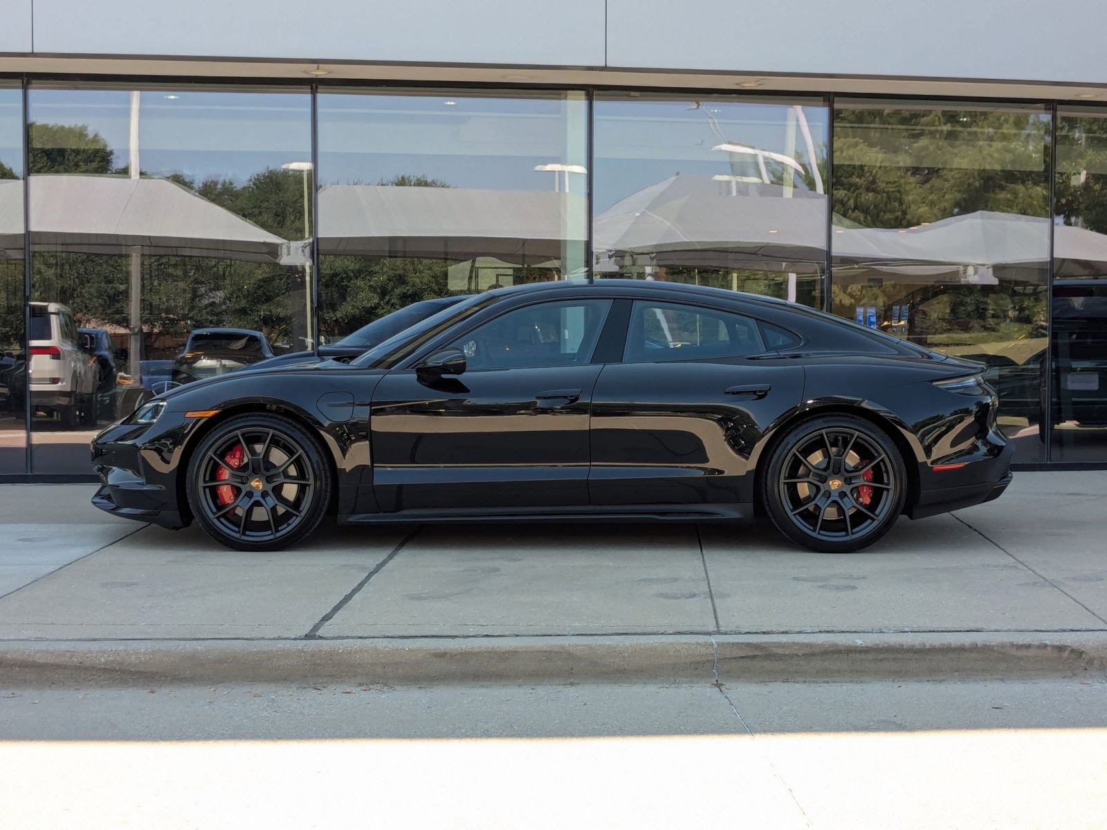 2026 Porsche Taycan GTS photo 2
