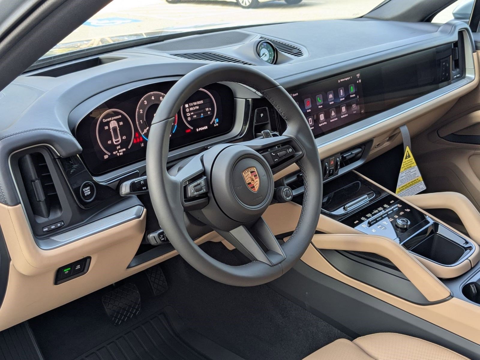 2026 Porsche Cayenne Coupe E-Hybrid photo 3