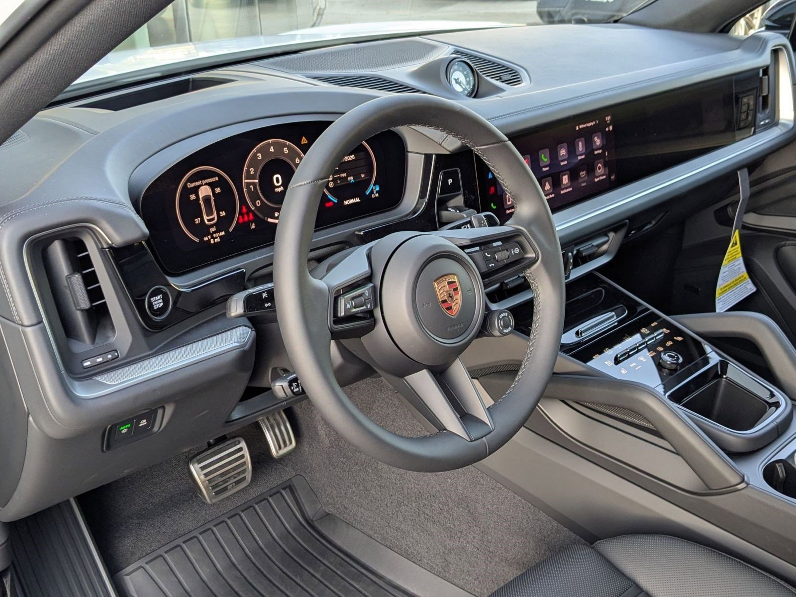 2026 Porsche Cayenne Coupe S photo 3