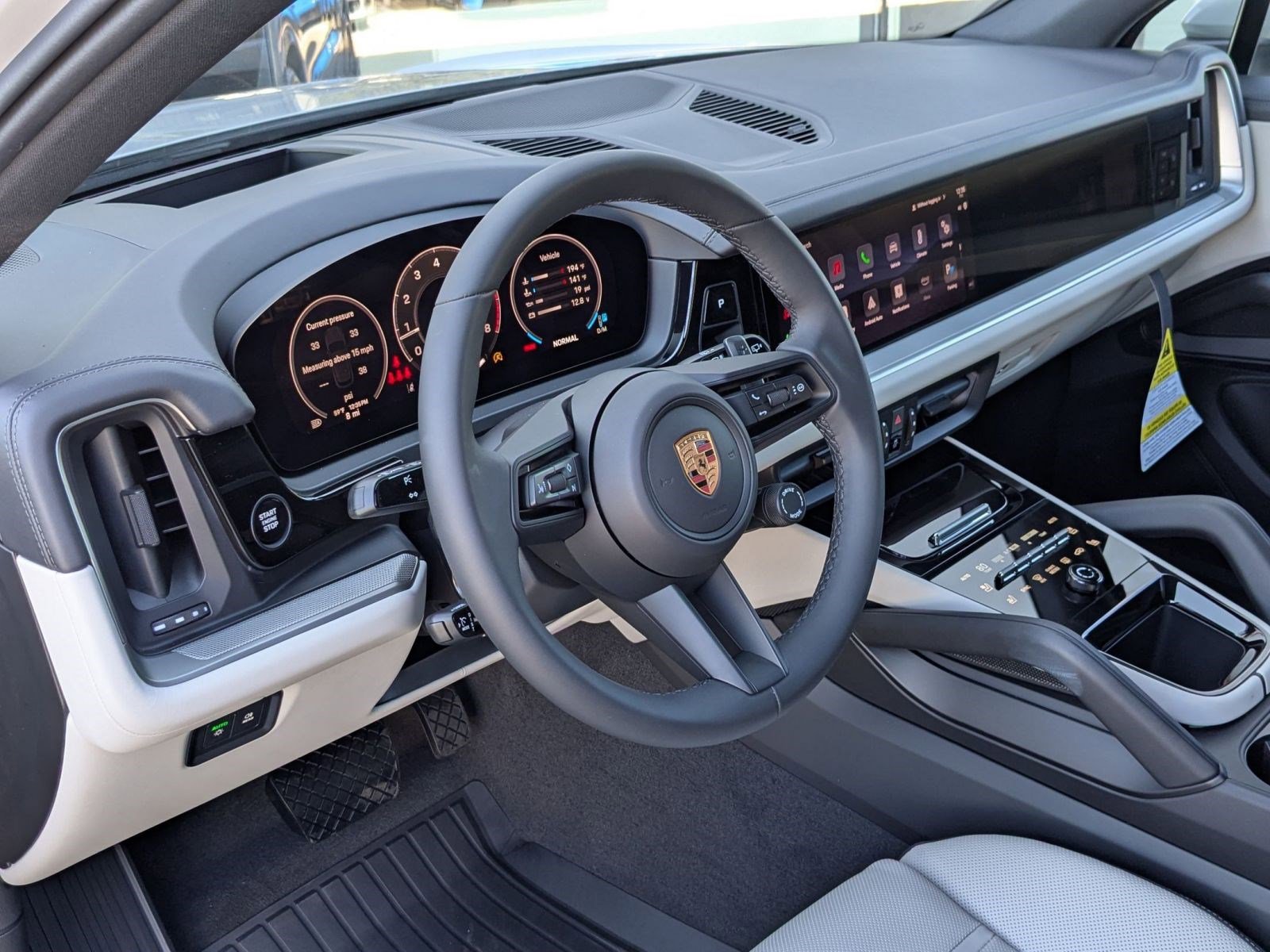 2026 Porsche Cayenne photo 2