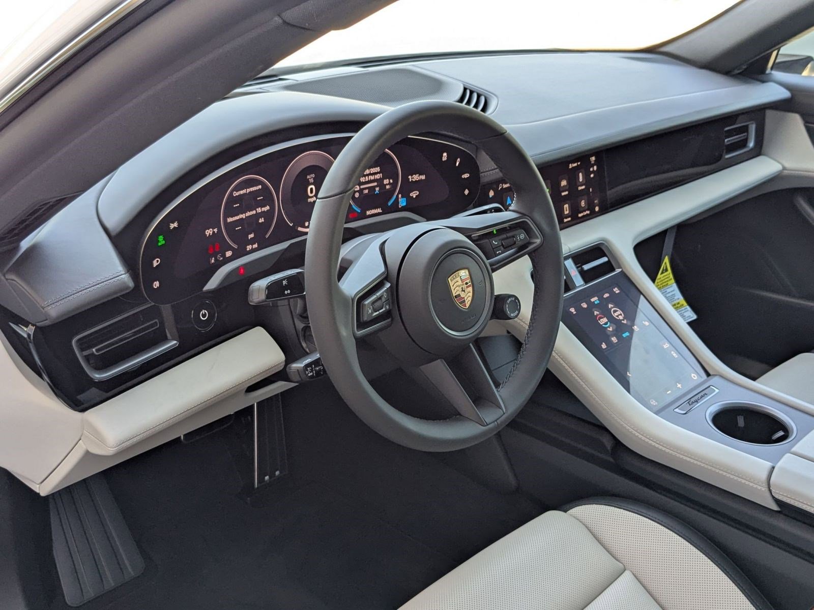 2025 Porsche Taycan 4 photo 4