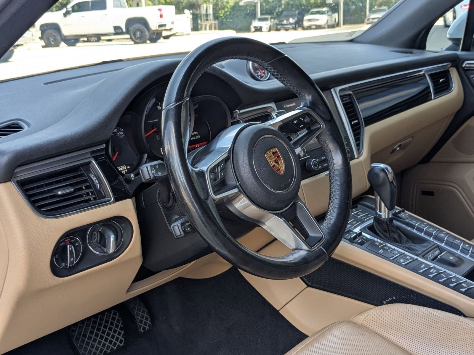 2018 Porsche Macan photo 3