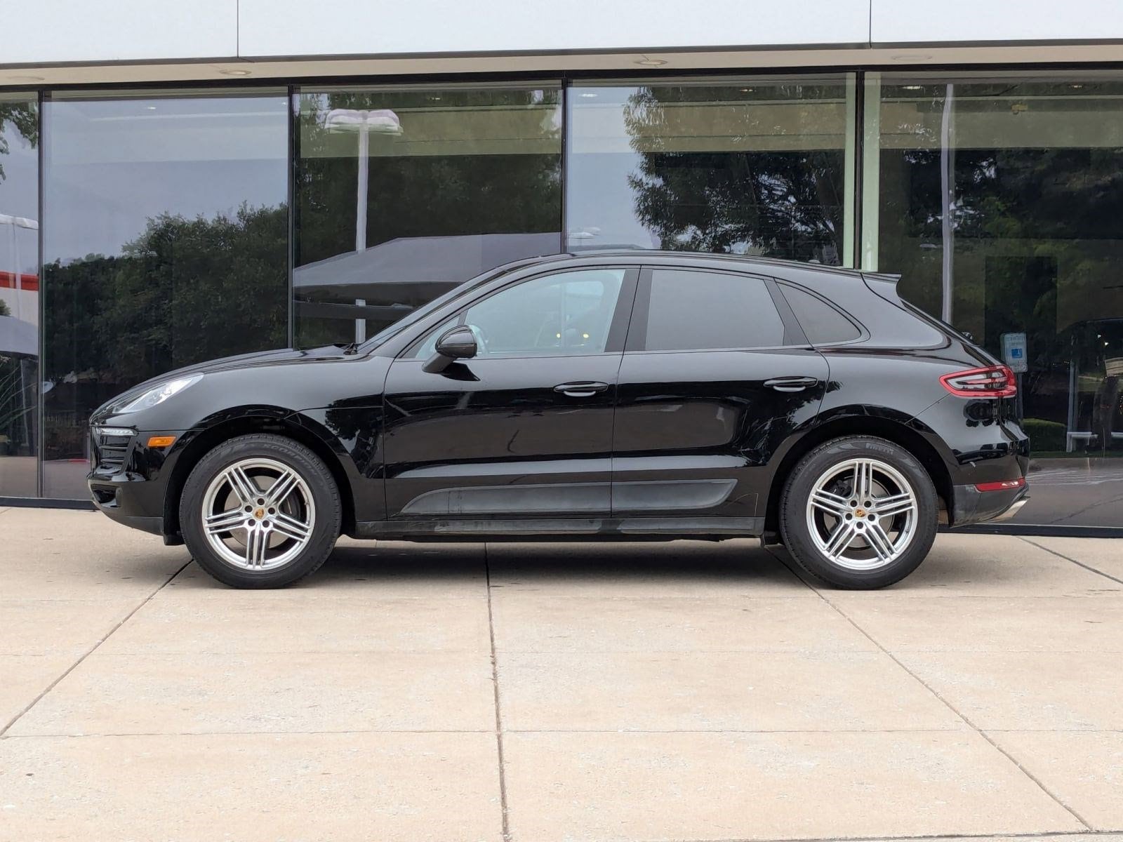 Used 2018 Porsche Macan Base with VIN WP1AA2A56JLB09990 for sale in Plano, TX