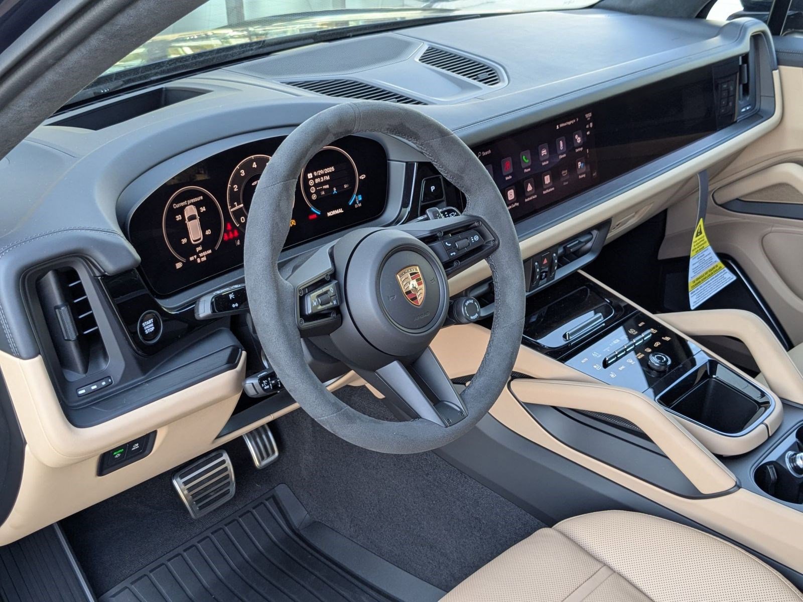 2026 Porsche Cayenne GTS photo 4