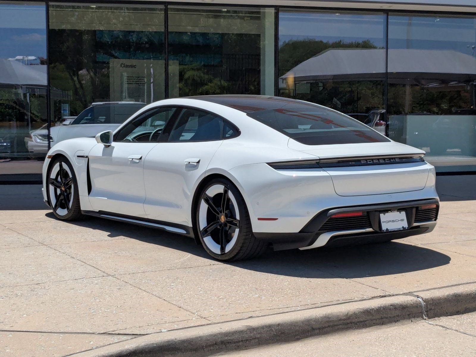 2025 Porsche Taycan 4 photo 3