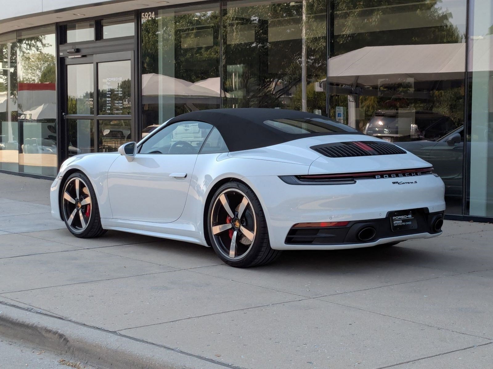 2024 Porsche 911 S Cabriolet photo 3