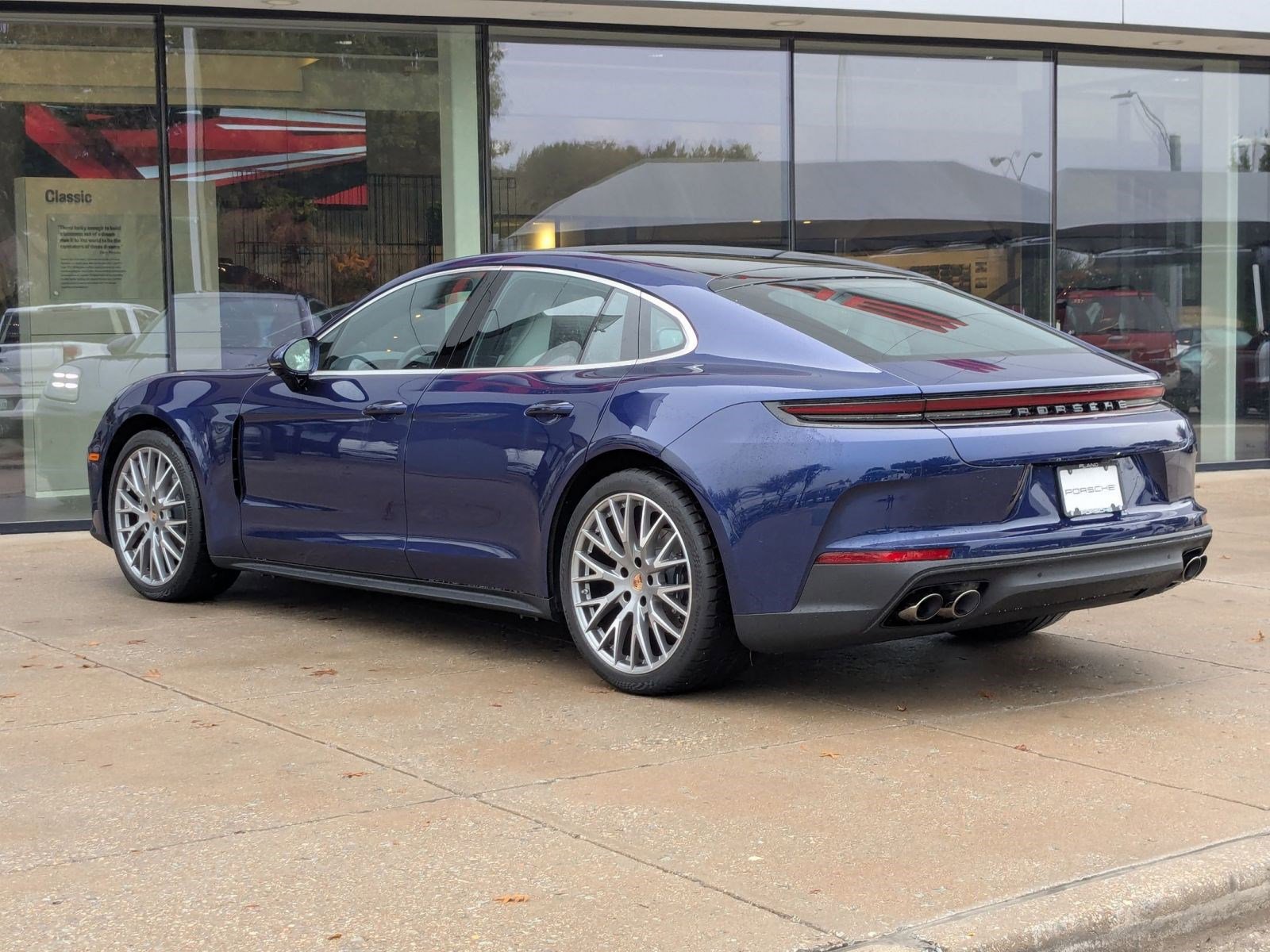 2026 Porsche Panamera 4 photo 2