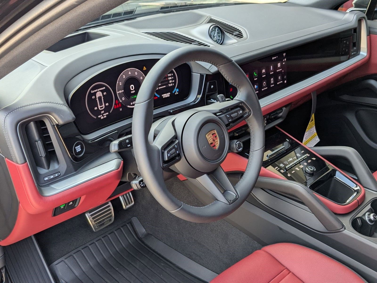 2025 Porsche Cayenne E-Hybrid Coupe S photo 4