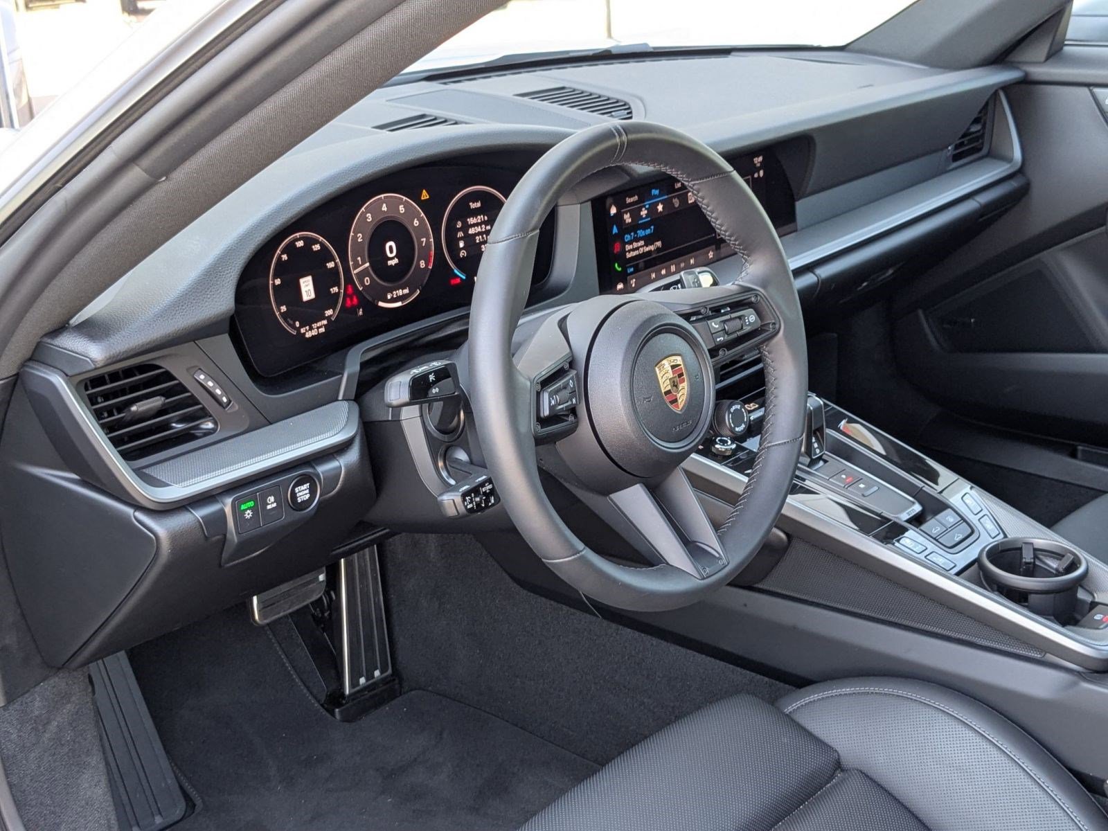 2025 Porsche 911 Coupe photo 4