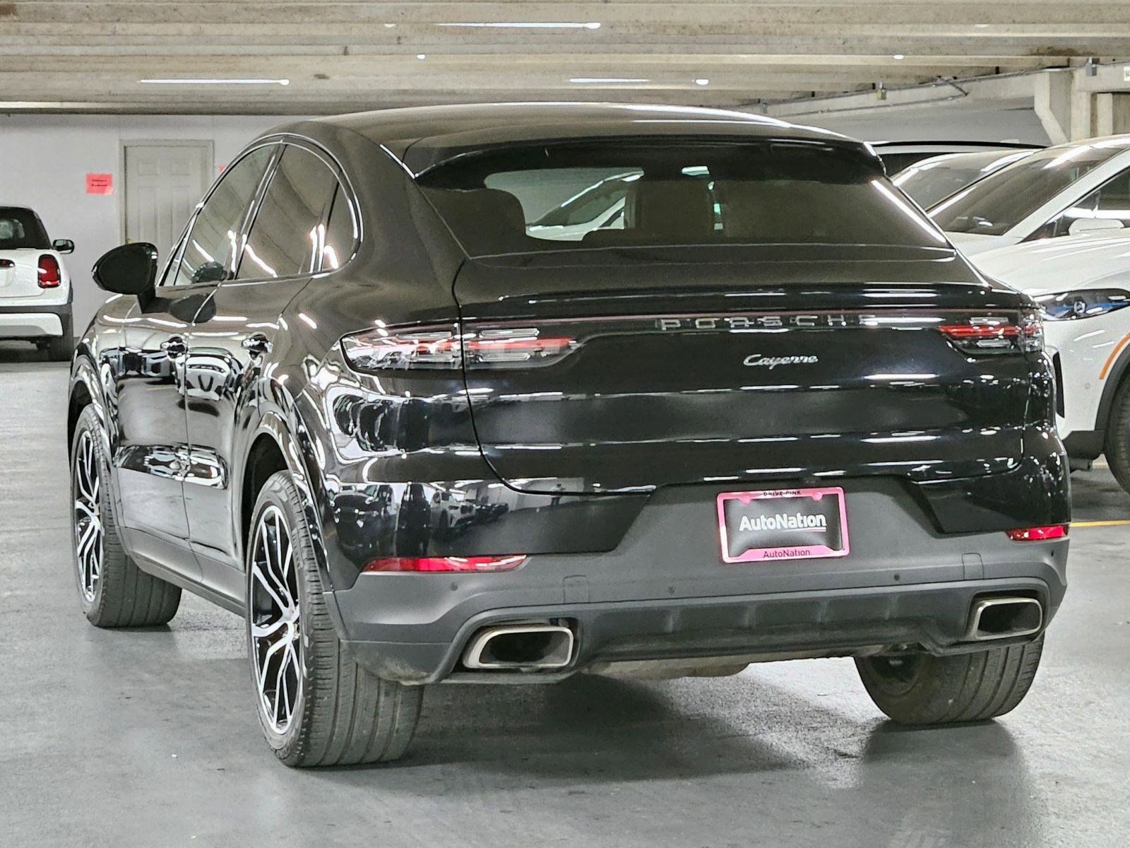 2022 Porsche Cayenne Coupe photo 2