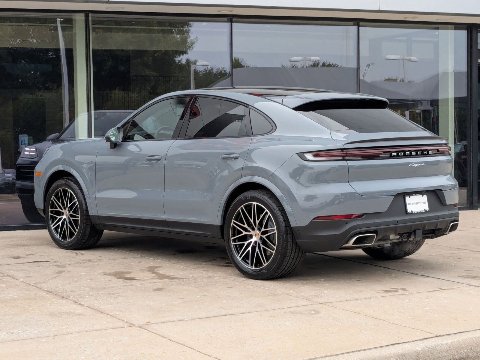2026 Porsche Cayenne Coupe photo 2