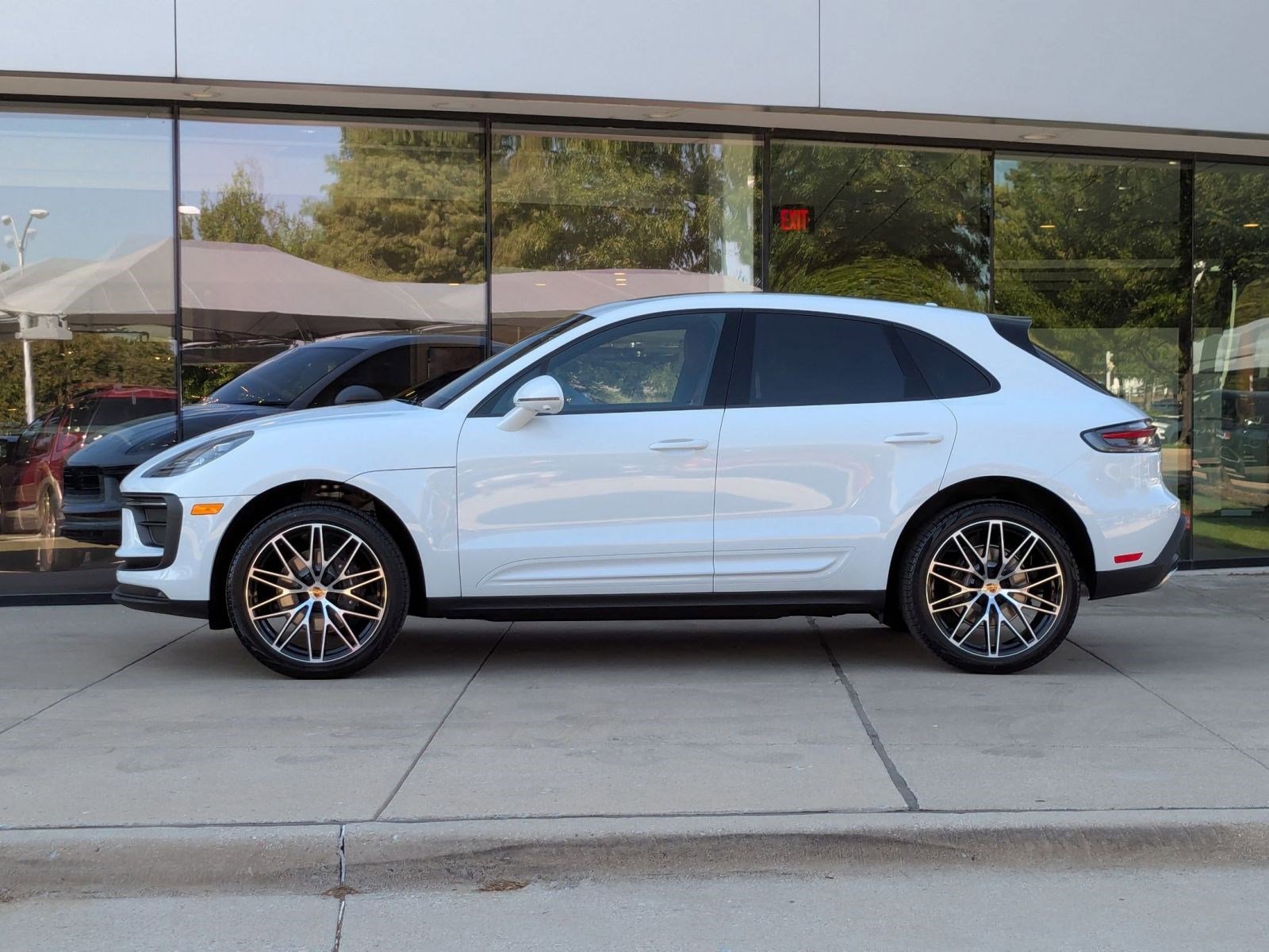 2026 Porsche Macan T photo 2