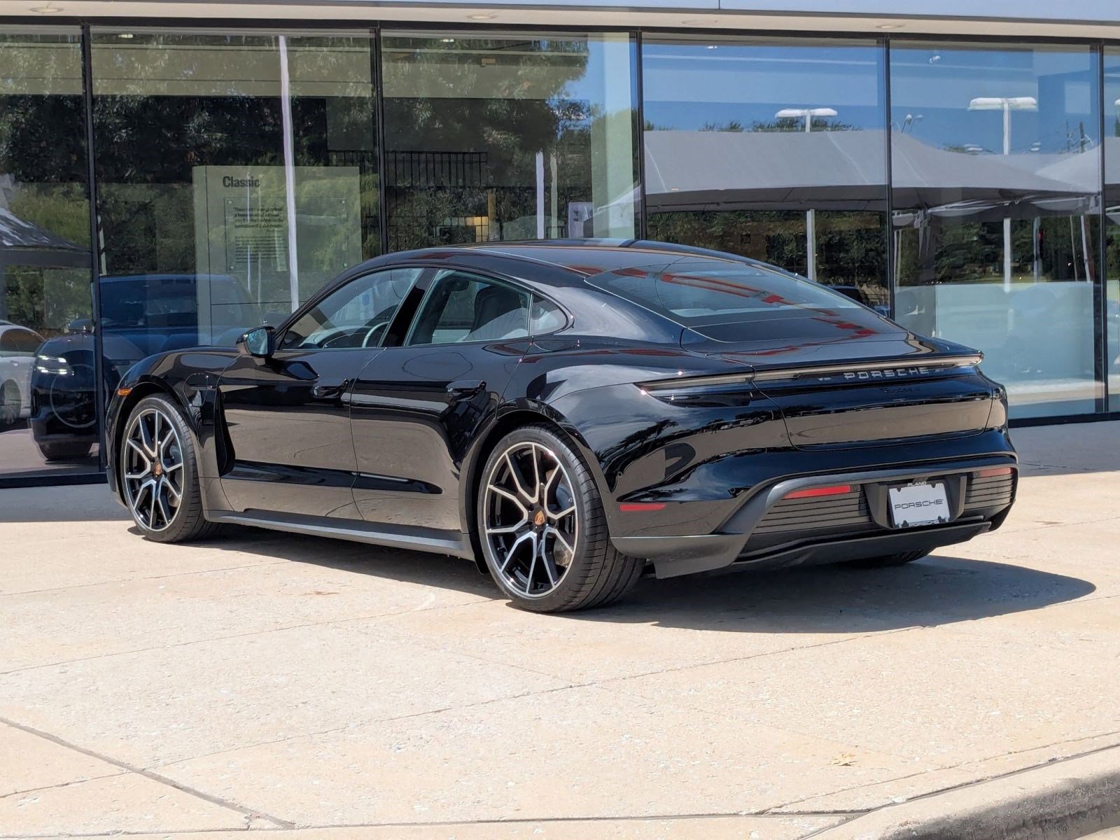 2025 Porsche Taycan 4 photo 3