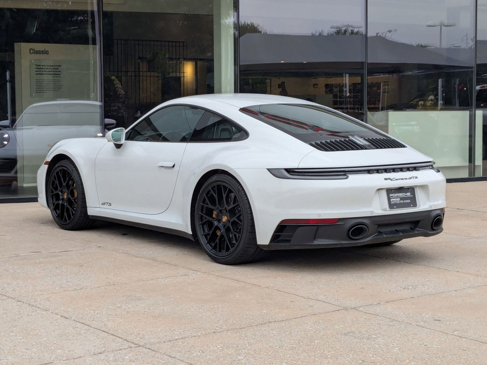 2024 Porsche 911 GTS photo 3