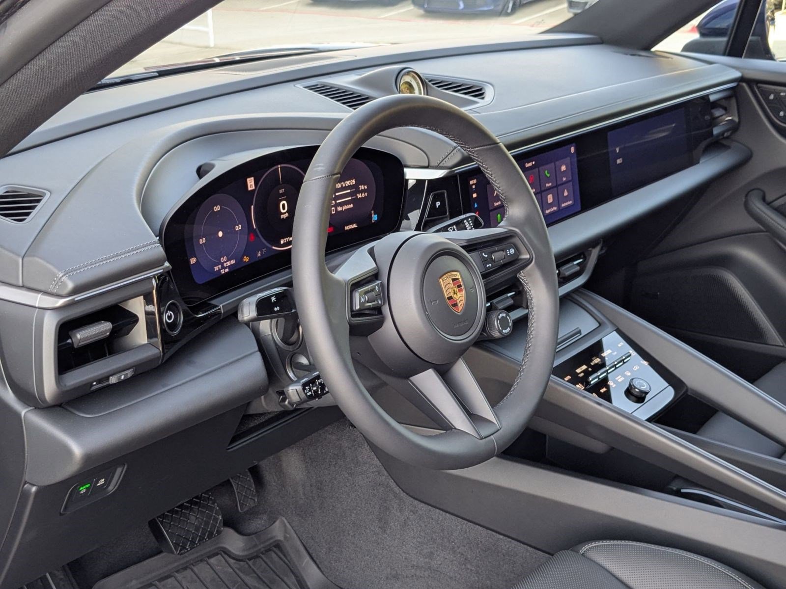 2025 Porsche Macan Electric 4 photo 4