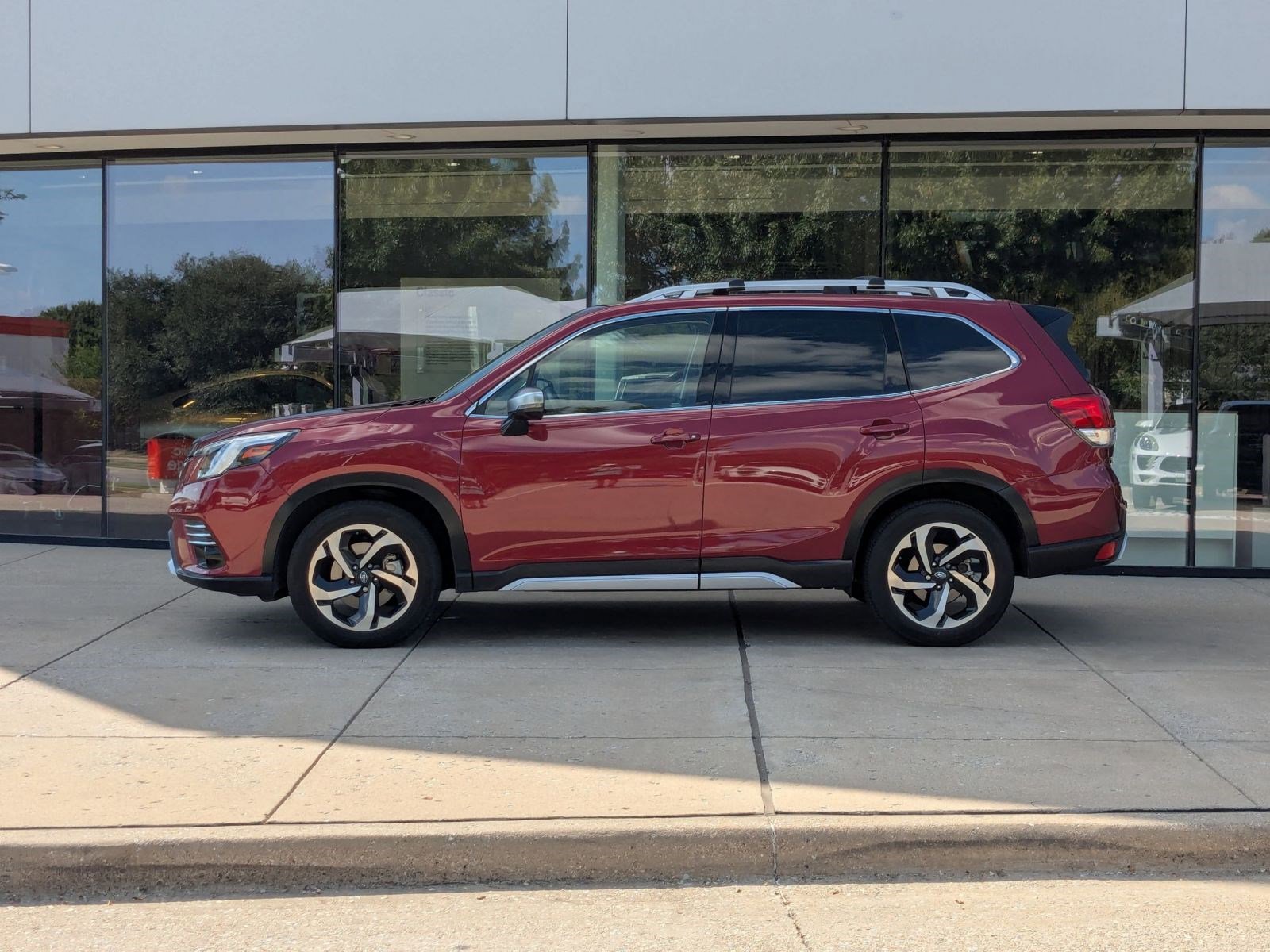 2024 Subaru Forester Touring photo 2