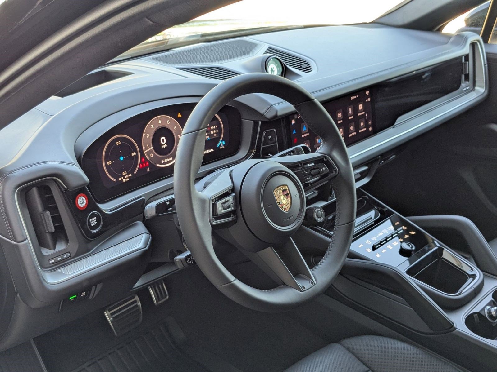 2025 Porsche Cayenne Coupe S photo 4