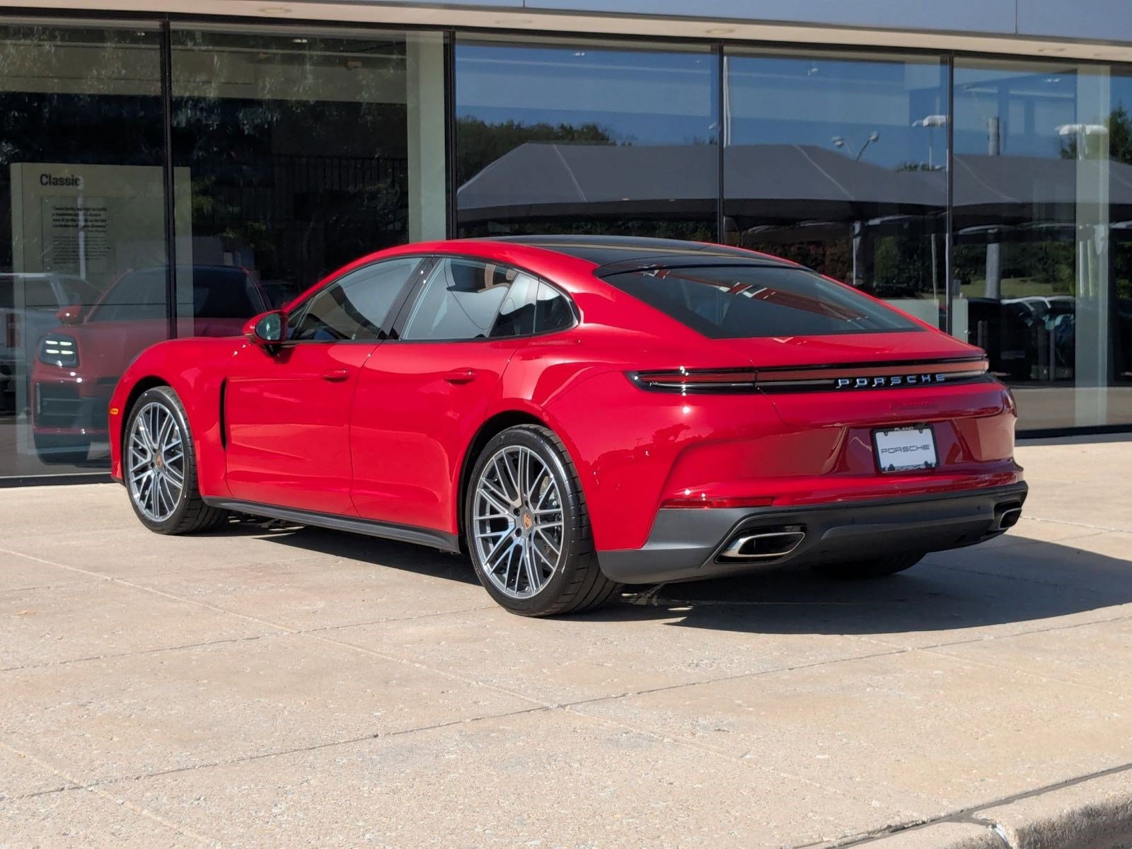 2025 Porsche Panamera 4 photo 3