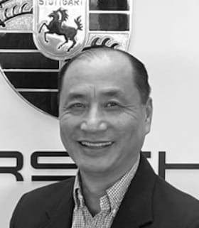 Staff member Ming Zhang from ID_5f250a8fe91e