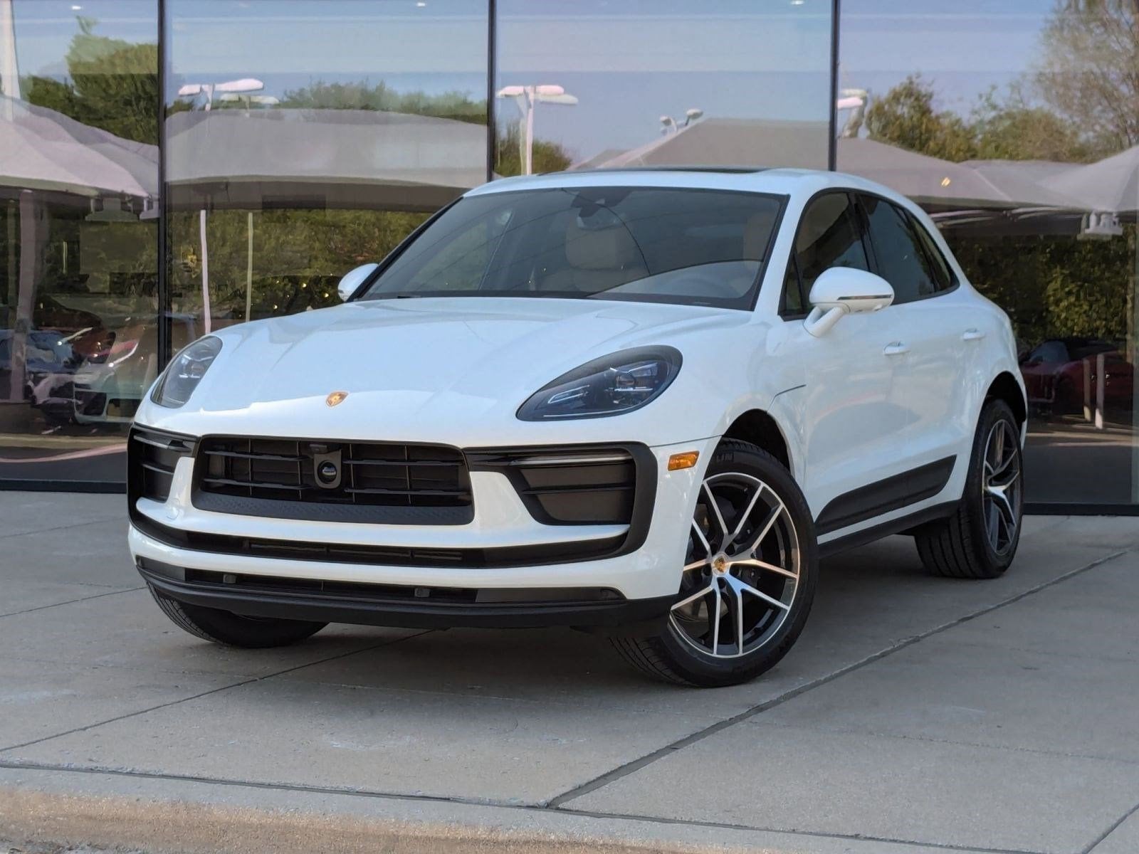 2025 Porsche Macan Base