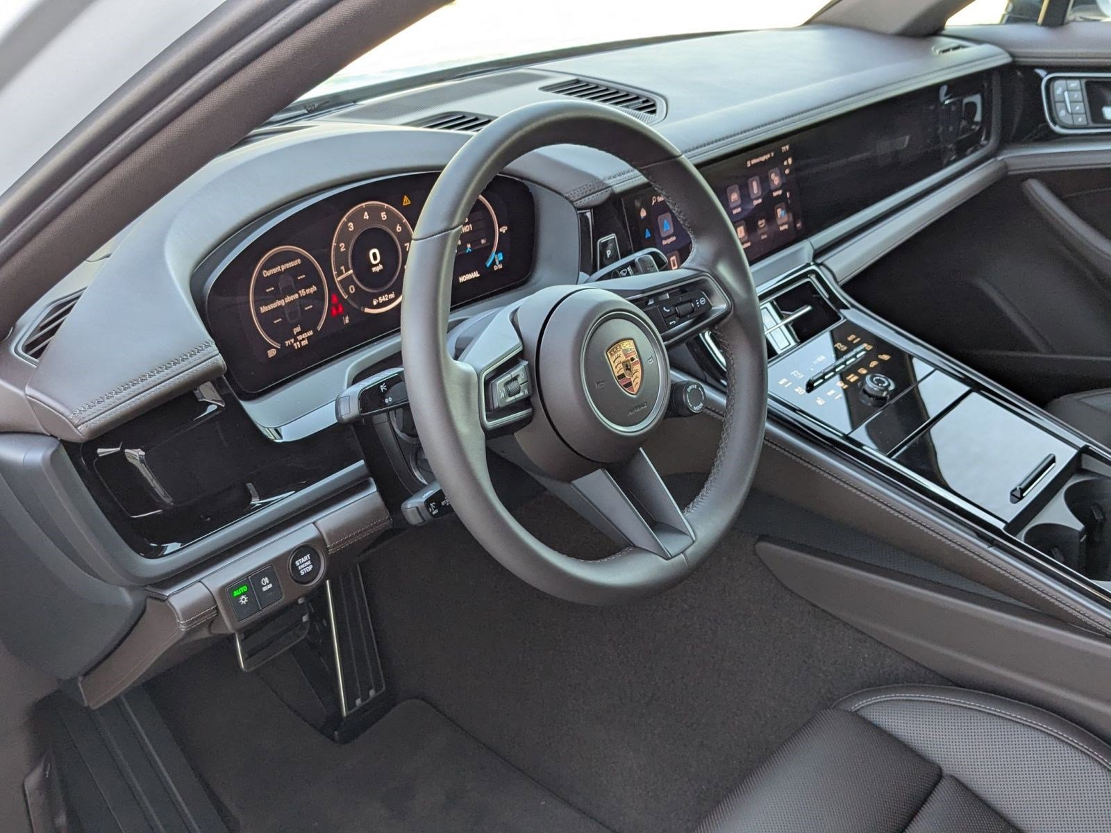 2026 Porsche Panamera 4 photo 4
