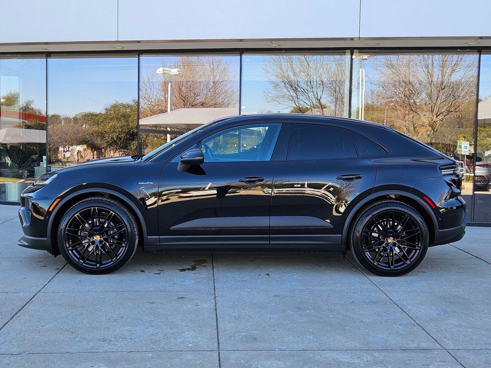 Used 2025 Porsche Macan Base with VIN WP1AD2XA9SL075070 for sale in Plano, TX