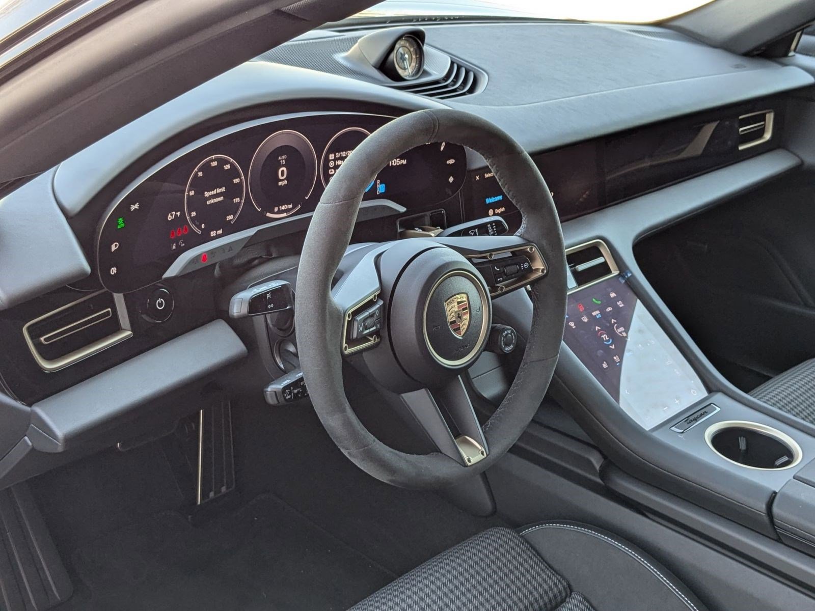 2025 Porsche Taycan 4S photo 4