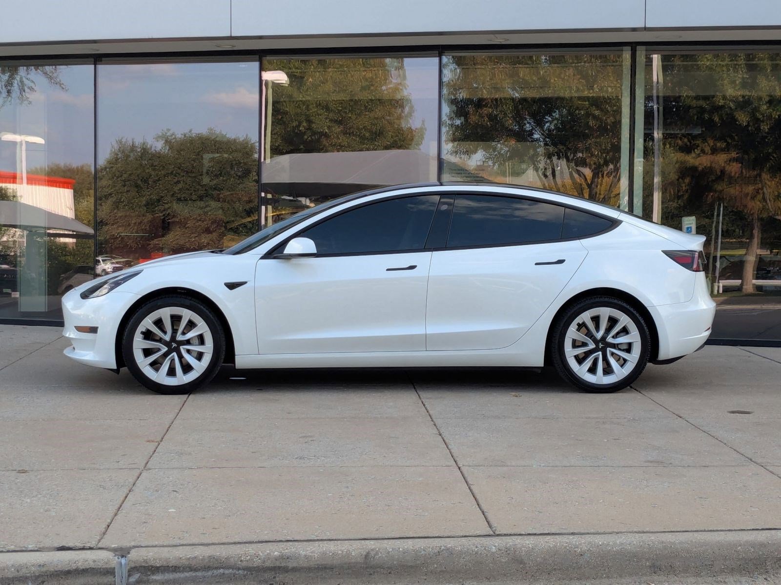 2023 Tesla Model 3 photo 2