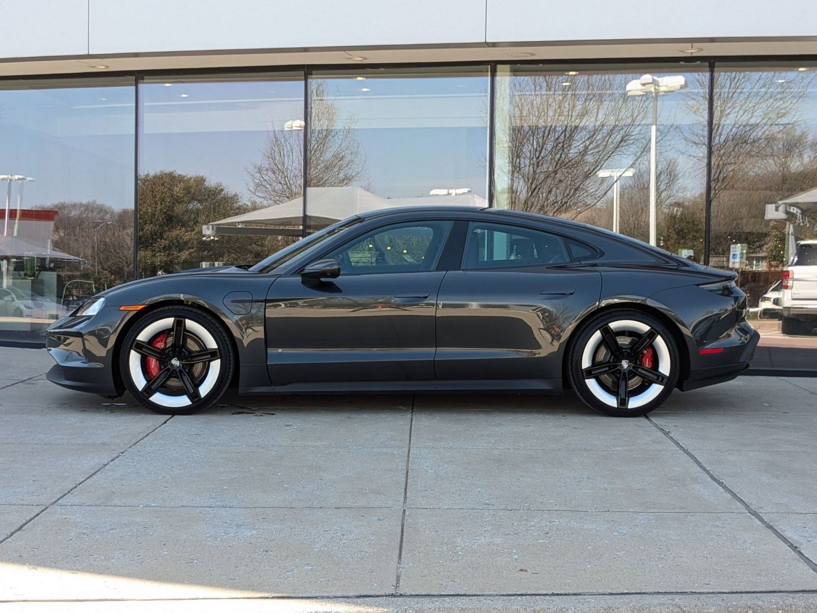 2025 Porsche Taycan 4S photo 2