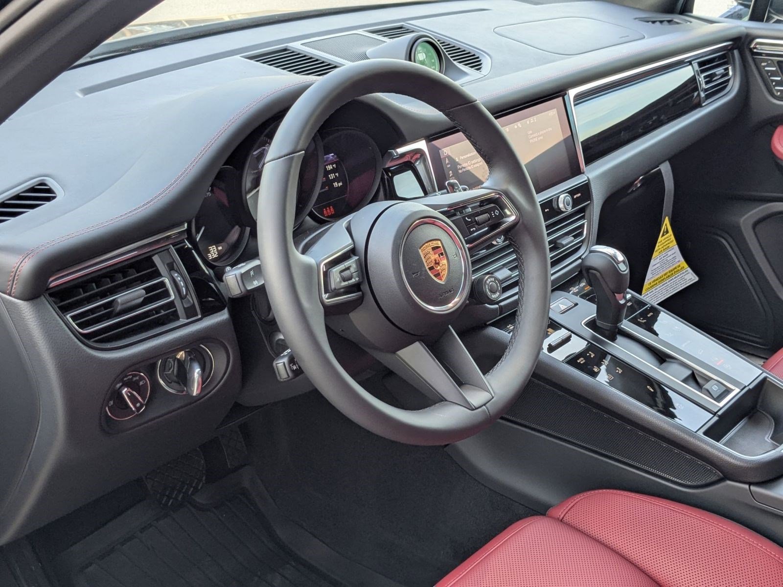 2026 Porsche Macan S photo 4