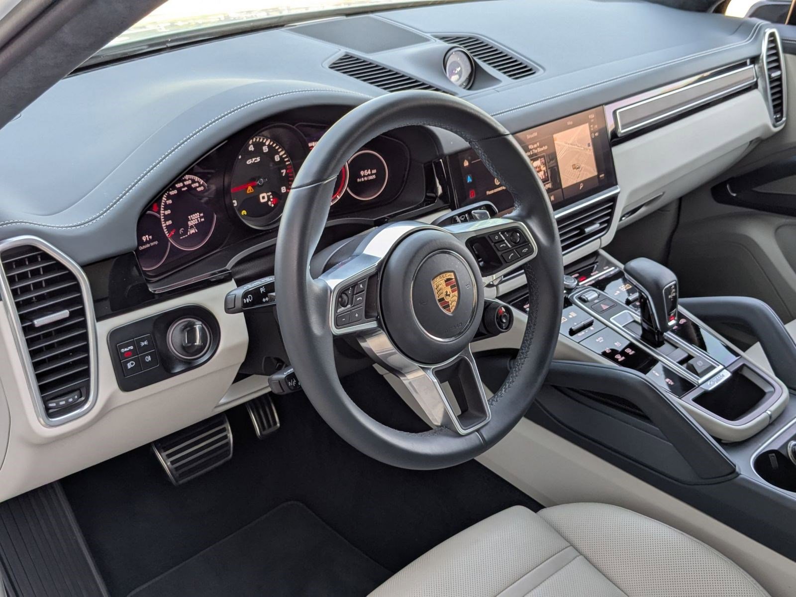 2022 Porsche Cayenne GTS Coupe photo 3