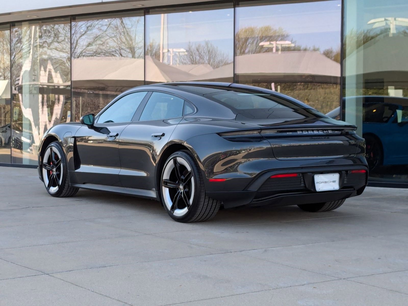 2025 Porsche Taycan 4S photo 3