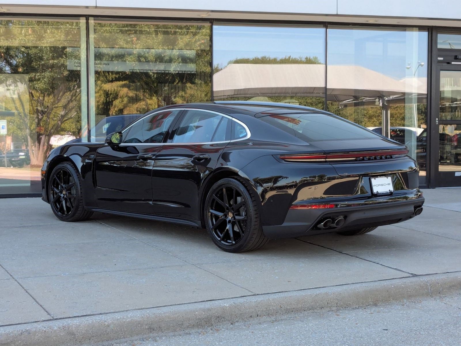 2026 Porsche Panamera 4 photo 3