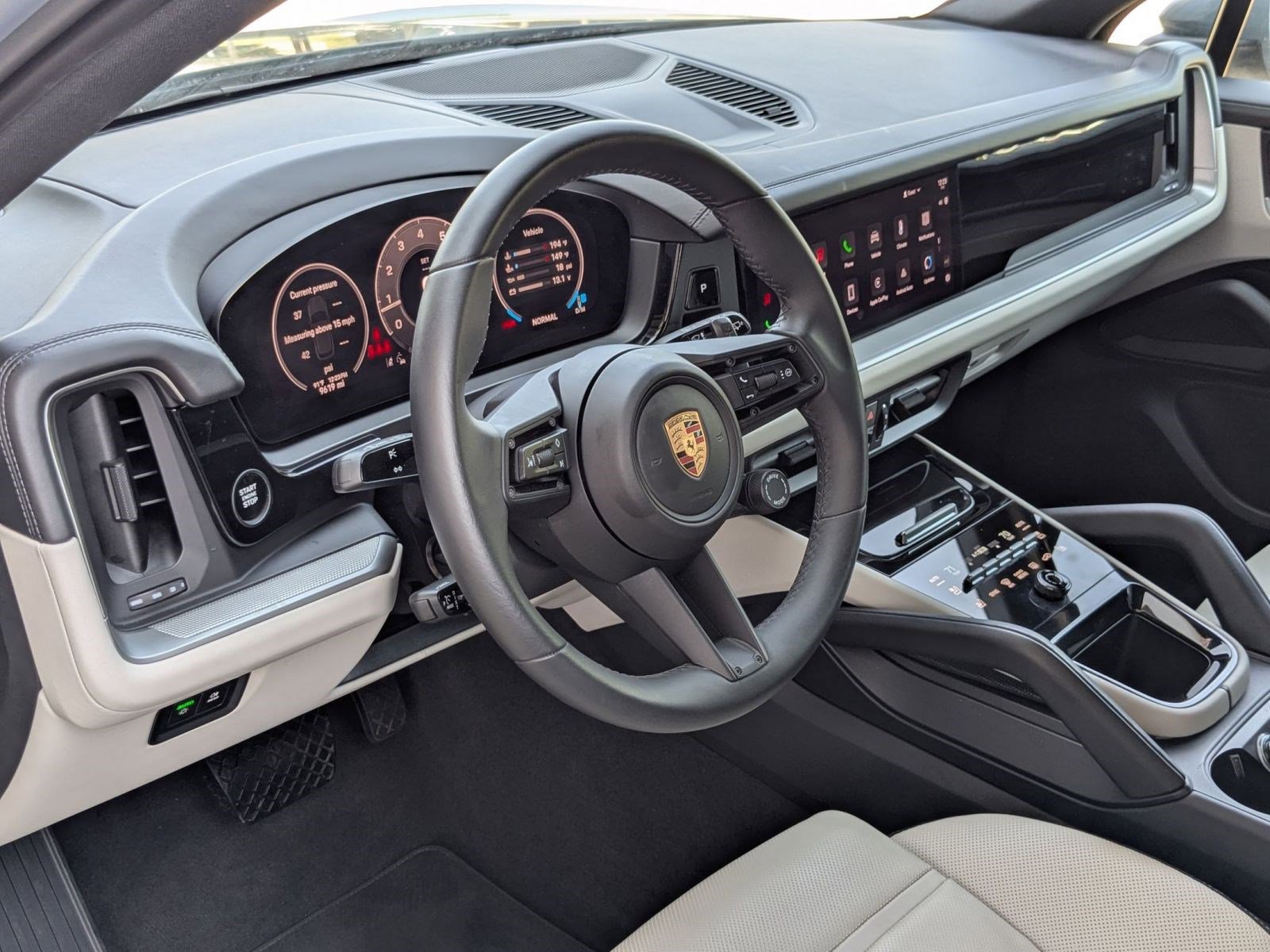 2025 Porsche Cayenne photo 4